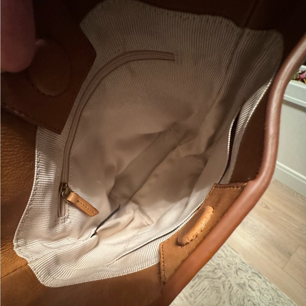 Elegant Brown Leather Crossbody Bag - Picture 5 of 6